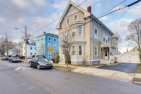 Pet-friendly Salem Apartment w/ Shared Deck!