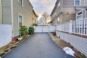 Pet-friendly Salem Apartment w/ Shared Deck!