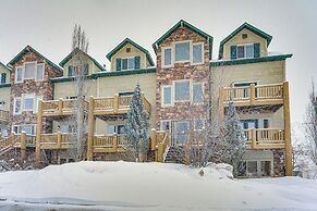 Eden Condo w/ Community Hot Tub, Close to Skiing