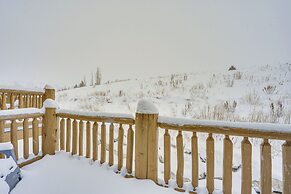 Eden Condo w/ Community Hot Tub, Close to Skiing