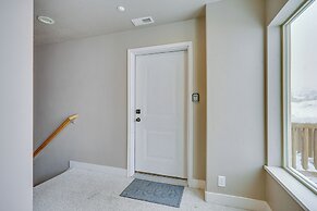 Eden Condo w/ Community Hot Tub, Close to Skiing