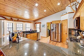 Stunning Pinetop-lakeside Cabin: Ski, Golf, Hike!