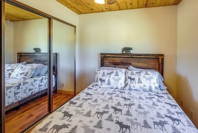 Big Bear Cabin Rental w/ Bbq: 11 Mi to Village!
