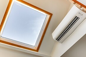 Charming Old Lyme Cottage, Steps to Private Beach!