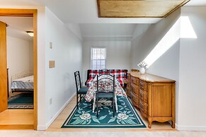 Charming Old Lyme Cottage, Steps to Private Beach!