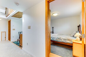 Charming Old Lyme Cottage, Steps to Private Beach!