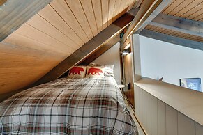 Chic Greek Peak Ski Resort Townhome w/ Balconies!