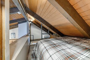 Chic Greek Peak Ski Resort Townhome w/ Balconies!
