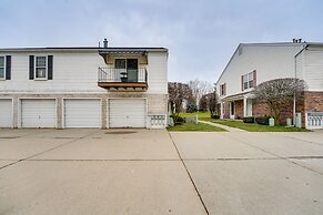Clinton Township Condo Near L'anse Creuse Bay!