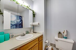 Clinton Township Condo Near L'anse Creuse Bay!