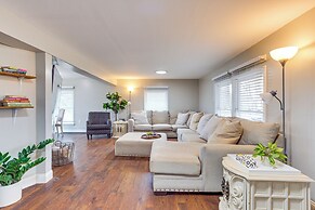 14 Mi to Uga: Quiet Lakefront Getaway w/ Porch!