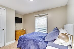 14 Mi to Uga: Quiet Lakefront Getaway w/ Porch!