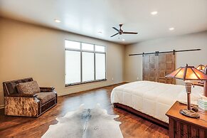 Pet-friendly Fairfax Cabin Near Missouri River!