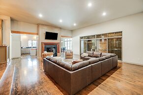 Pet-friendly Fairfax Cabin Near Missouri River!