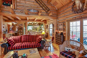 Handcrafted Log Home on River Near Crystal Mtn