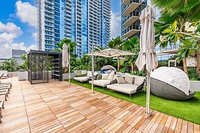Sky Ala Moana 4209 2 Bedroom Condo by RedAwning