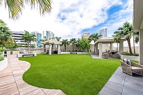 Sky Ala Moana 4209 2 Bedroom Condo by RedAwning