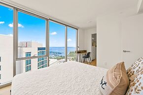 Sky Ala Moana 4209 2 Bedroom Condo by RedAwning