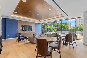 Sky Ala Moana 4209 2 Bedroom Condo by RedAwning