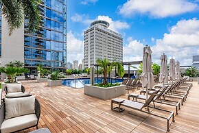 Sky Ala Moana 4209 2 Bedroom Condo by RedAwning