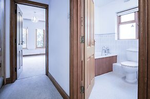 Beachways - 5 Bedroom Holiday Home - Saundersfoot