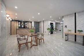 Mons Boutique Hotel and Apartment