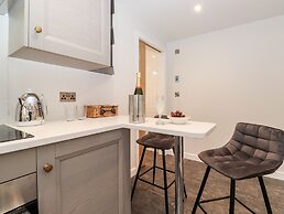 The Gardener's Retreat