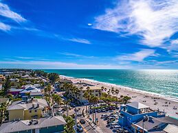 Anna Maria Island Beach Palms 8B