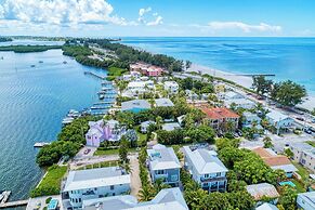 AMI Lighthouse Cottage-one Minute Walk To The Beach-keyless Locks