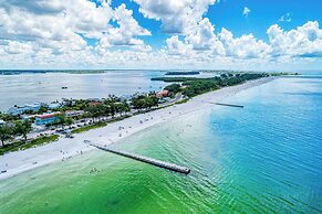 AMI Lighthouse Cottage-one Minute Walk To The Beach-keyless Locks