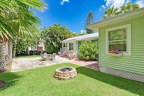 Cottage Haven-one Minute Walk To The Beach-private Yards-keyless Locks