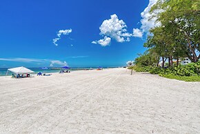 Cottage Haven-one Minute Walk To The Beach-private Yards-keyless Locks