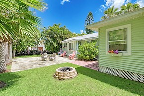 Cottage Haven-one Minute Walk To The Beach-private Yards-keyless Locks