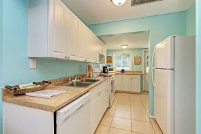 Cottage Haven-one Minute Walk To The Beach-private Yards-keyless Locks