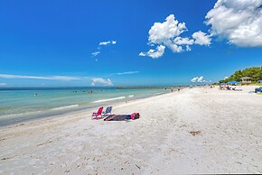 Cottage Haven-one Minute Walk To The Beach-private Yards-keyless Locks