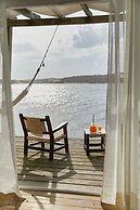 Laguna Garzón LODGE