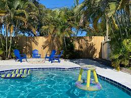 Heated Pool Close to St Pete Tampa Pet Friendly