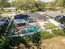 Heated Pool Hot tub Clearwater Dunedin Pet Friendly