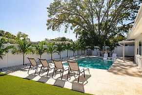 Heated Pool Hot tub Clearwater Dunedin Pet Friendly