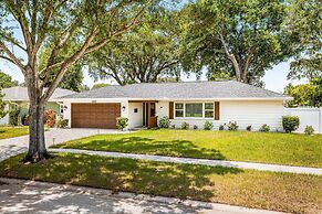 Heated Pool Hot tub Clearwater Dunedin Pet Friendly