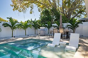 Heated Pool Hot tub Clearwater Dunedin Pet Friendly