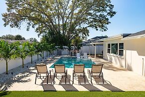 Heated Pool Hot tub Clearwater Dunedin Pet Friendly