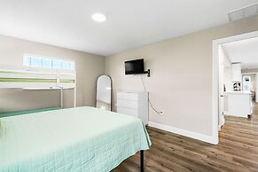 Heated Pool Hot tub Clearwater Dunedin Pet Friendly