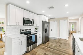 Heated Pool Hot tub Clearwater Dunedin Pet Friendly