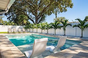 Heated Pool Hot tub Clearwater Dunedin Pet Friendly