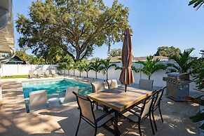 Heated Pool Hot tub Clearwater Dunedin Pet Friendly