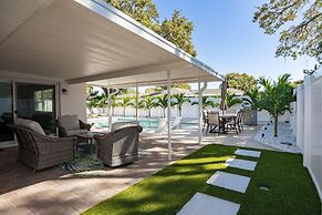 Heated Pool Hot tub Clearwater Dunedin Pet Friendly