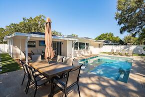 Heated Pool Hot tub Clearwater Dunedin Pet Friendly