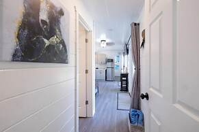 Tiny House 2 5 hrs NYC and Boston Waterfront Wifi