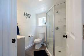 Tiny House 2 5 hrs NYC and Boston Waterfront Wifi